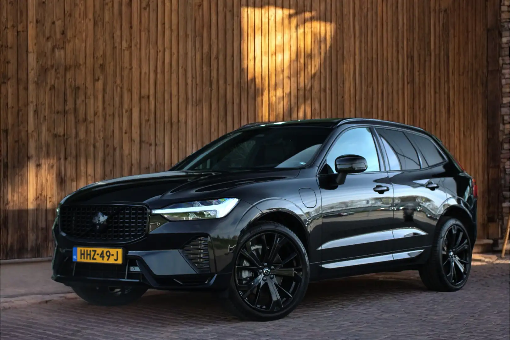 Volvo XC60 T6 AWD Ultra Black Edition | Bowers & Wilkins | 36 Zwart - 1