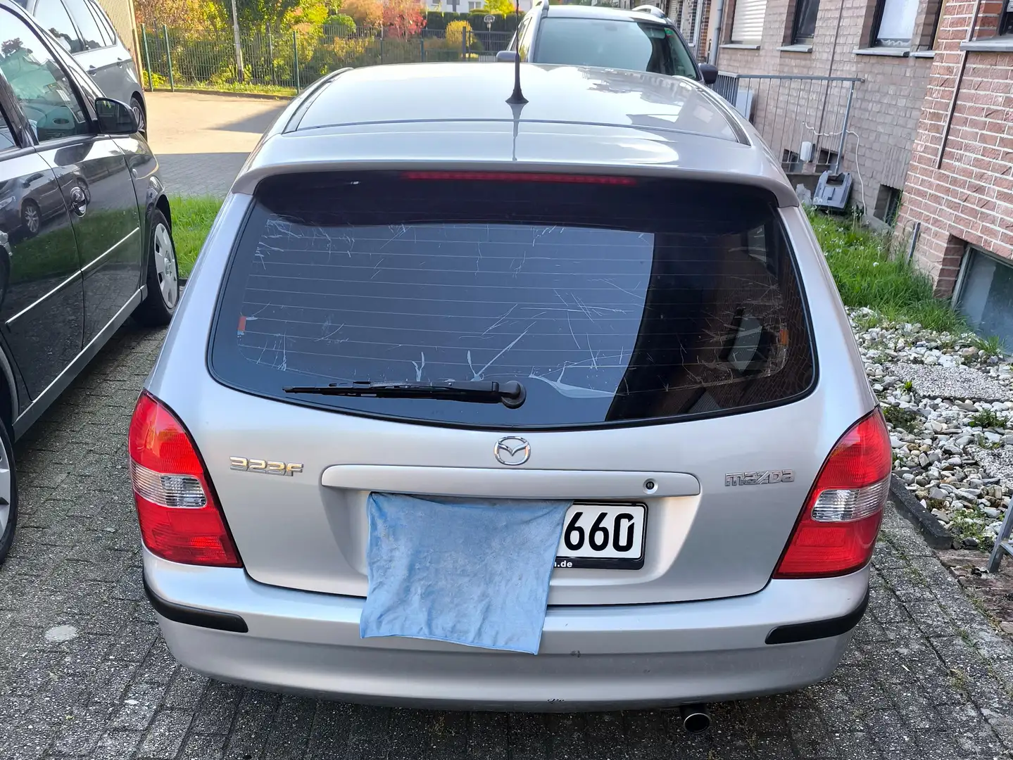 Mazda 323 323 F 1.9 Sportive Silber - 2