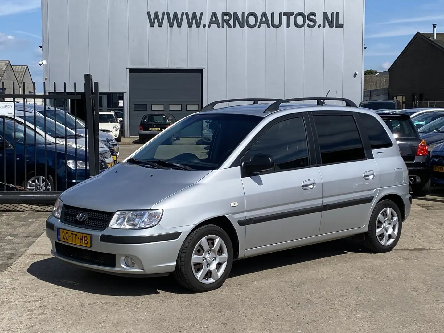 Hyundai Matrix 1.6i Active Cool, AIRCO, APK TOT 04-07-26, 4X ELEK Grijs - 1