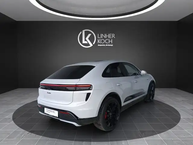 Porsche Macan Turbo ''HeadUp+AHV+PANO+SITZLÜFTUNG'' Ansicht 5