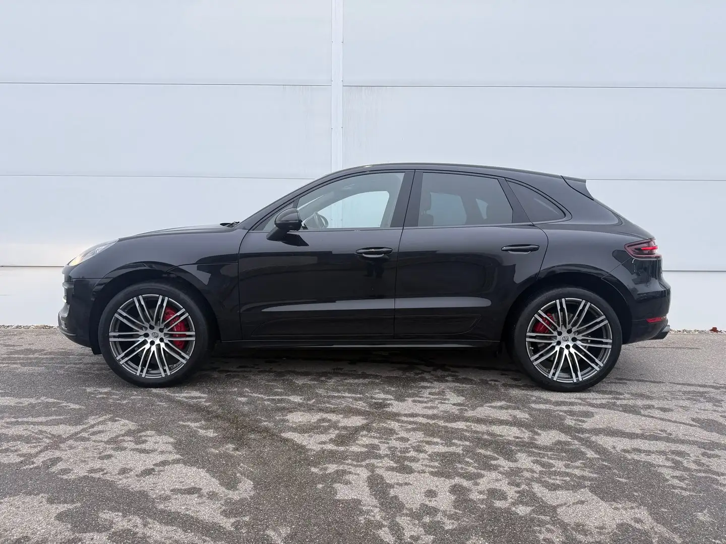 Porsche Macan Turbo Schwarz - 2