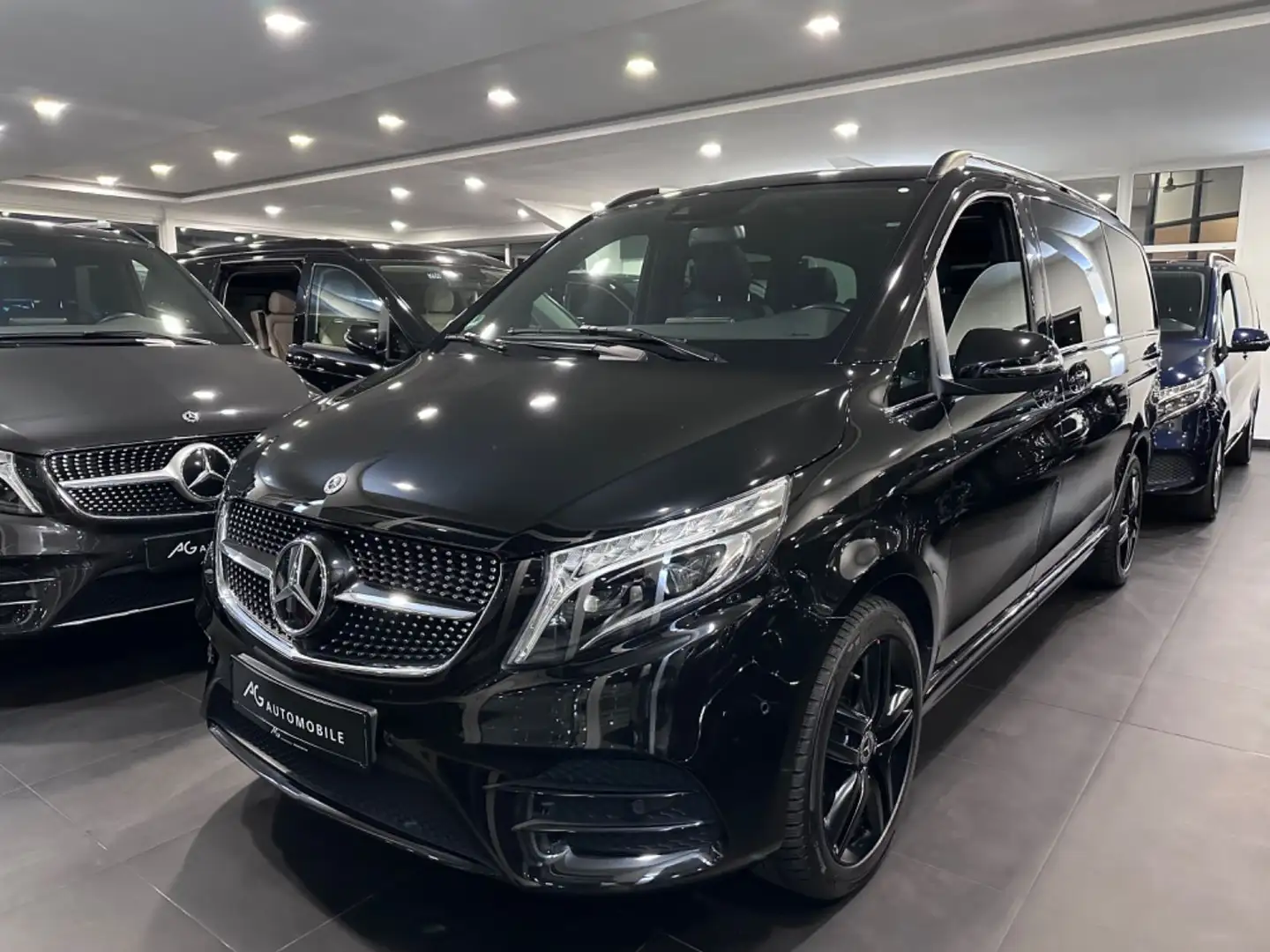 Mercedes-Benz V 300 d*AMG*Night Paket*8-Sitzer*Panorama*Tisch* Schwarz - 1