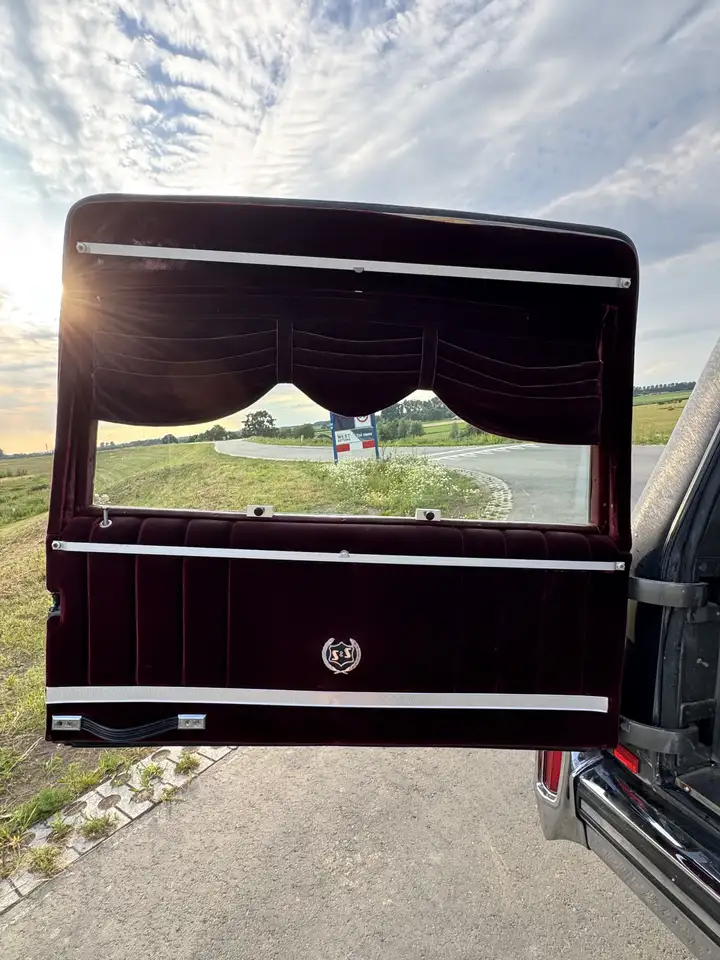 Cadillac Brougham Hearse, foto 10
