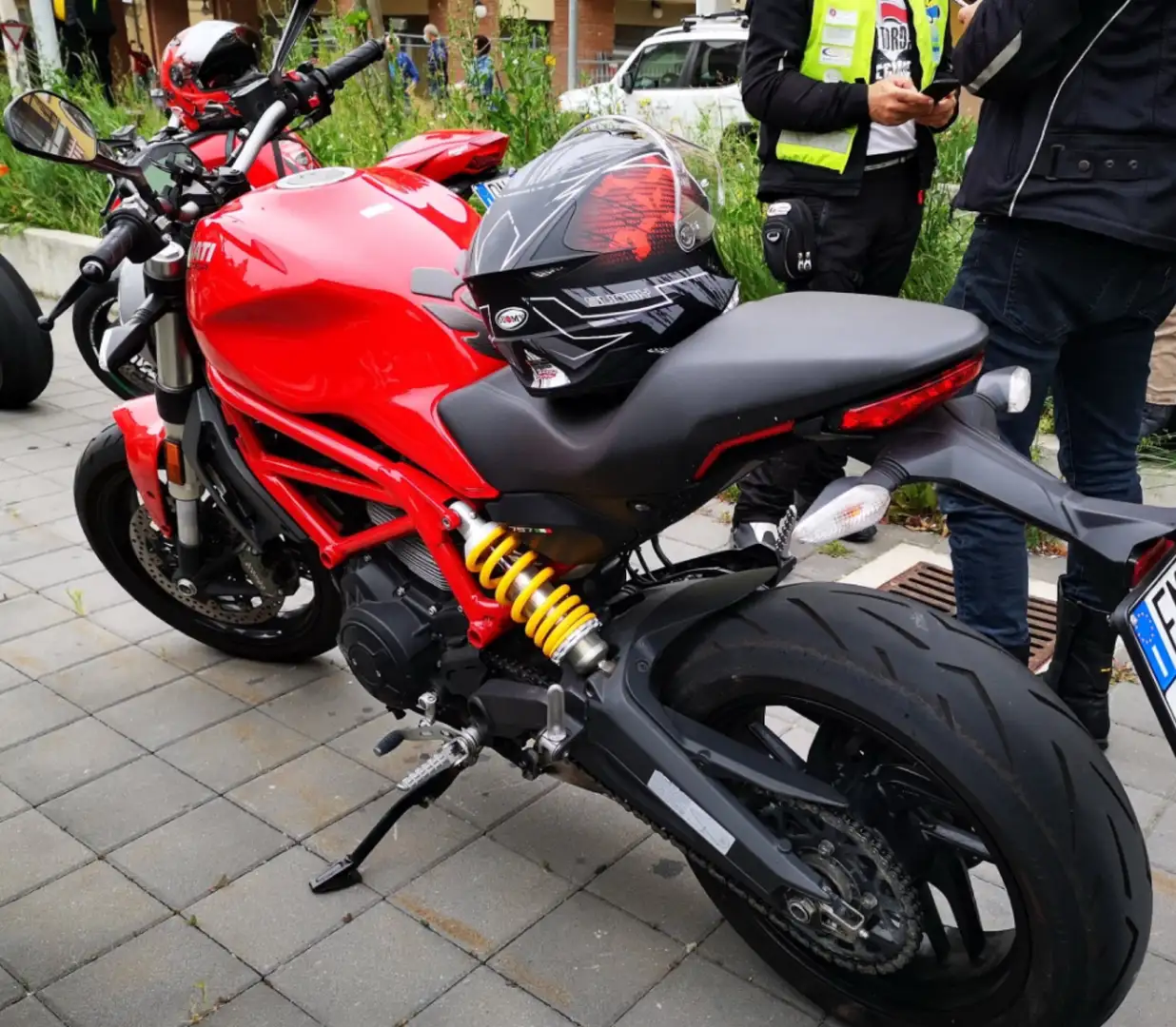 Ducati Monster 797 Rojo - 2