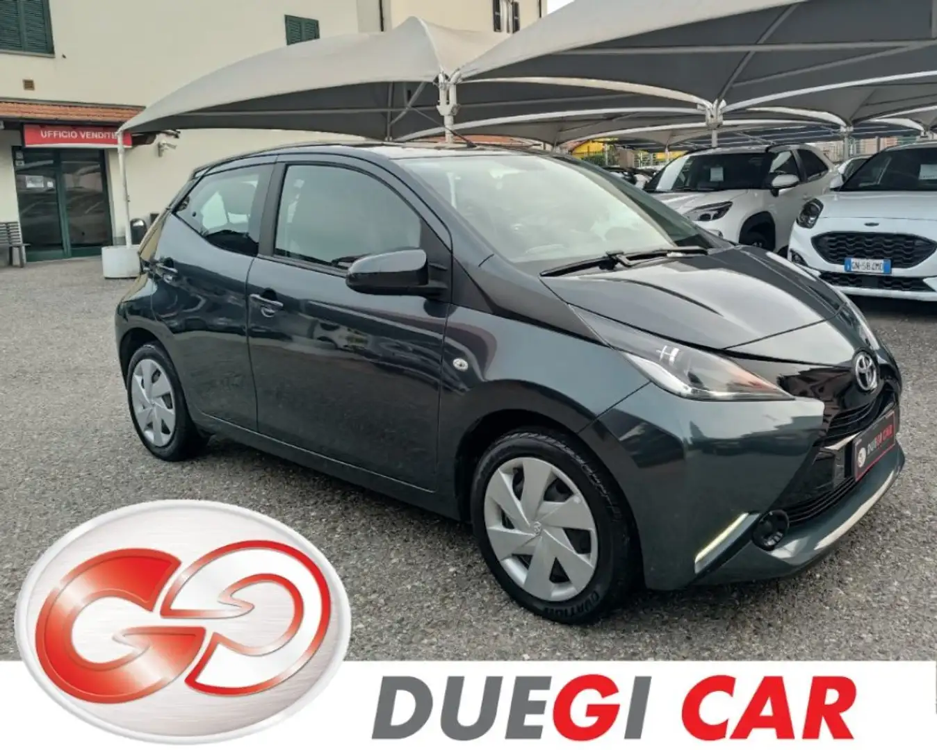 Toyota Aygo 1.0 VVT-i 72 CV 5 porte x-play Grigio - 1