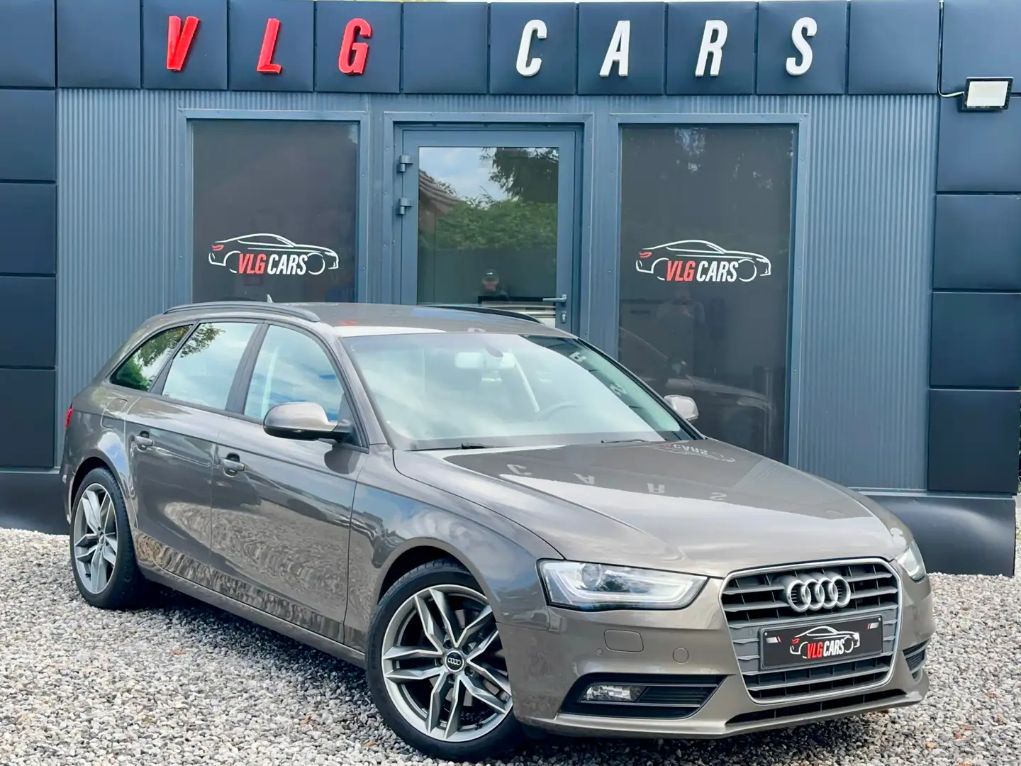 Audi A4 A4 Avant 2.0 TDi ultra Euro 6b / Xenon / Etat Neuf Grau - 1