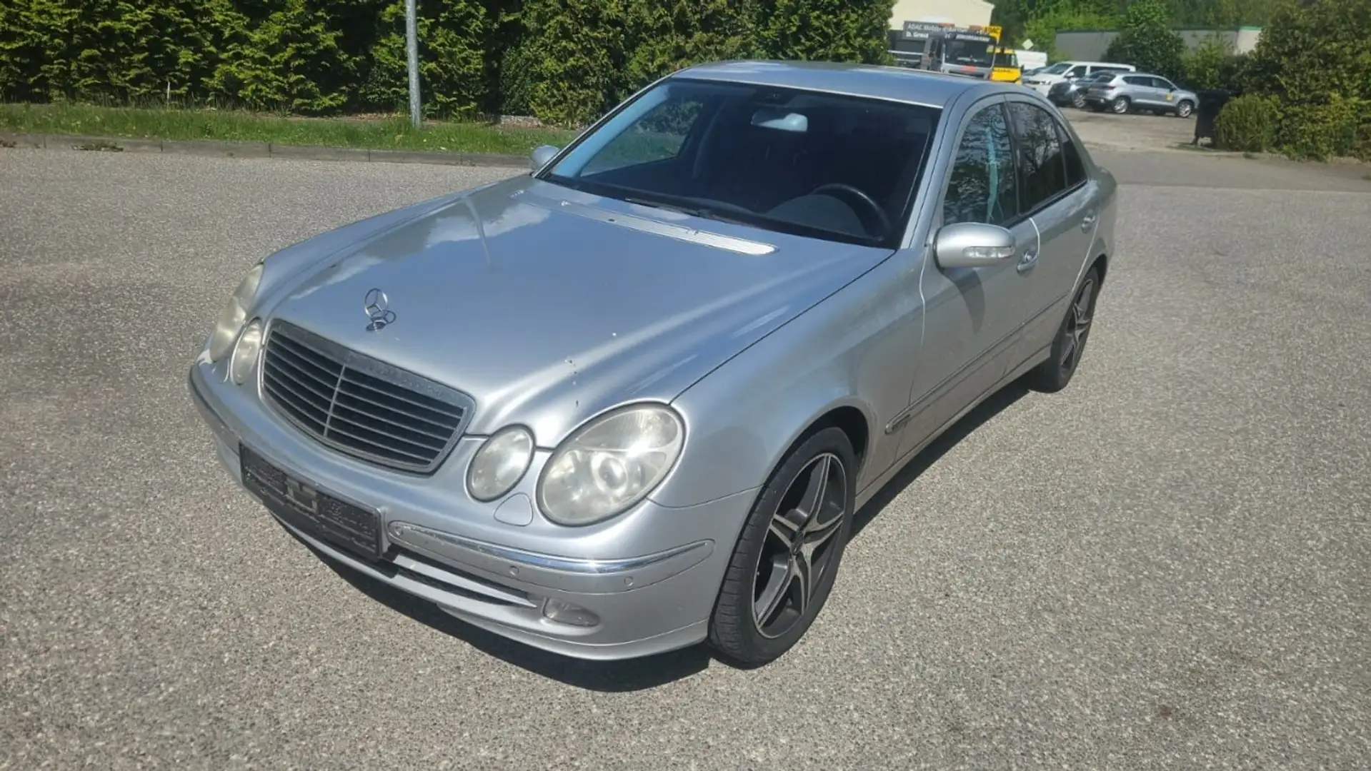 Mercedes-Benz E 320 CDI Silber - 1