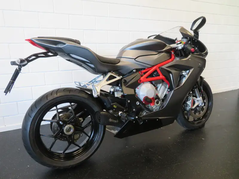 MV Agusta F3 - foto 3