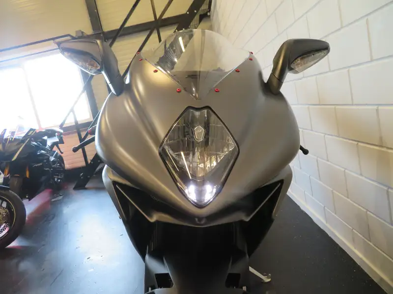 MV Agusta F3 - foto 4