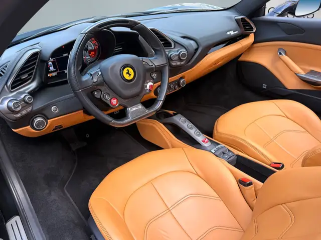 Ferrari 488 view 11