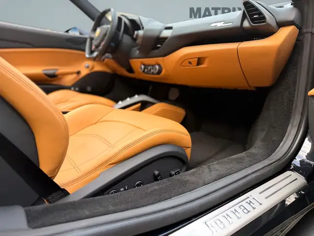 Ferrari 488 view 12