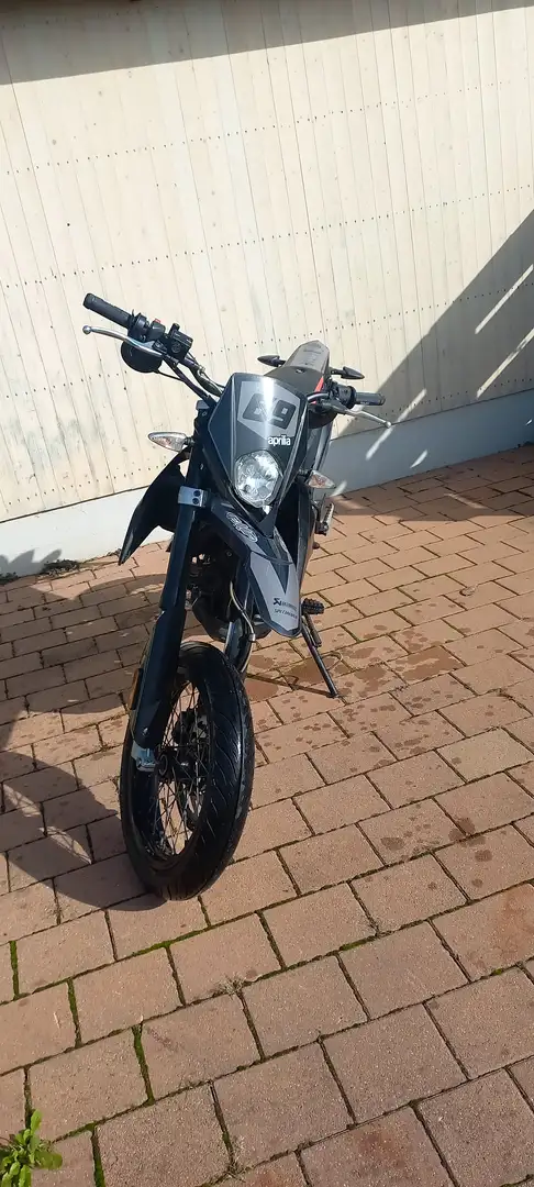 Aprilia SX 125 Zwart - 1