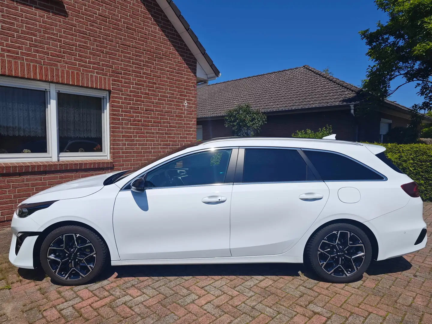 Kia Ceed SW / cee'd SW Ceed SW 1.6 CRDi (48V Mild-Hybrid) DCT7 GT Line Weiß - 2