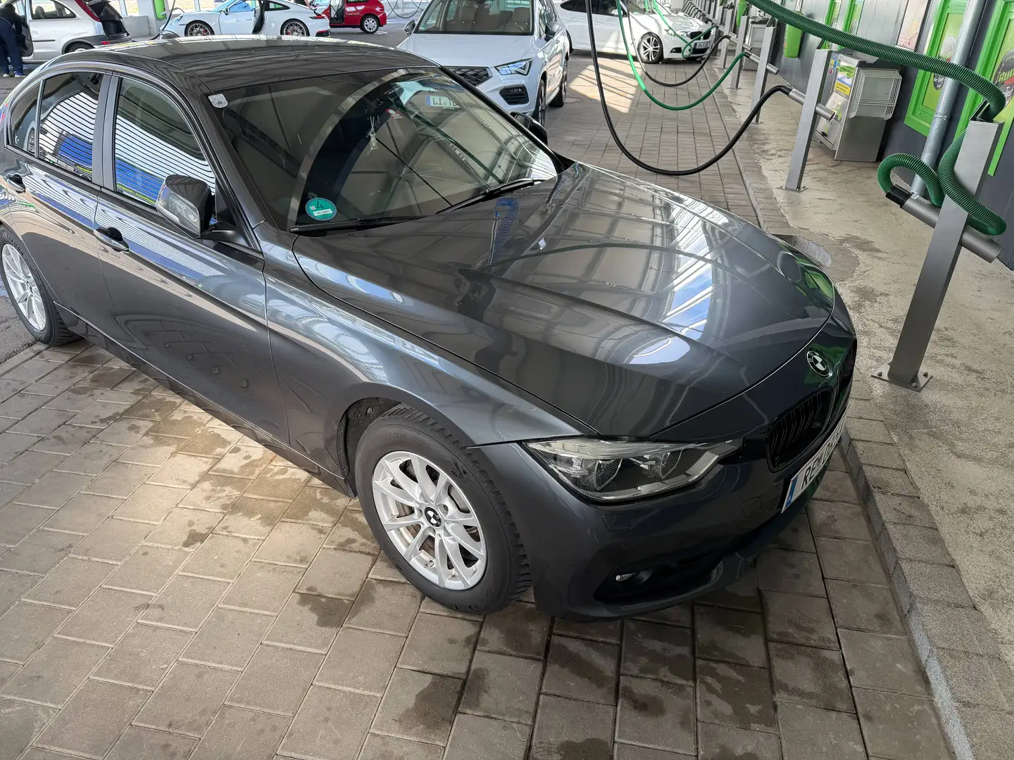 BMW 318 318i Aut. Grau - 2
