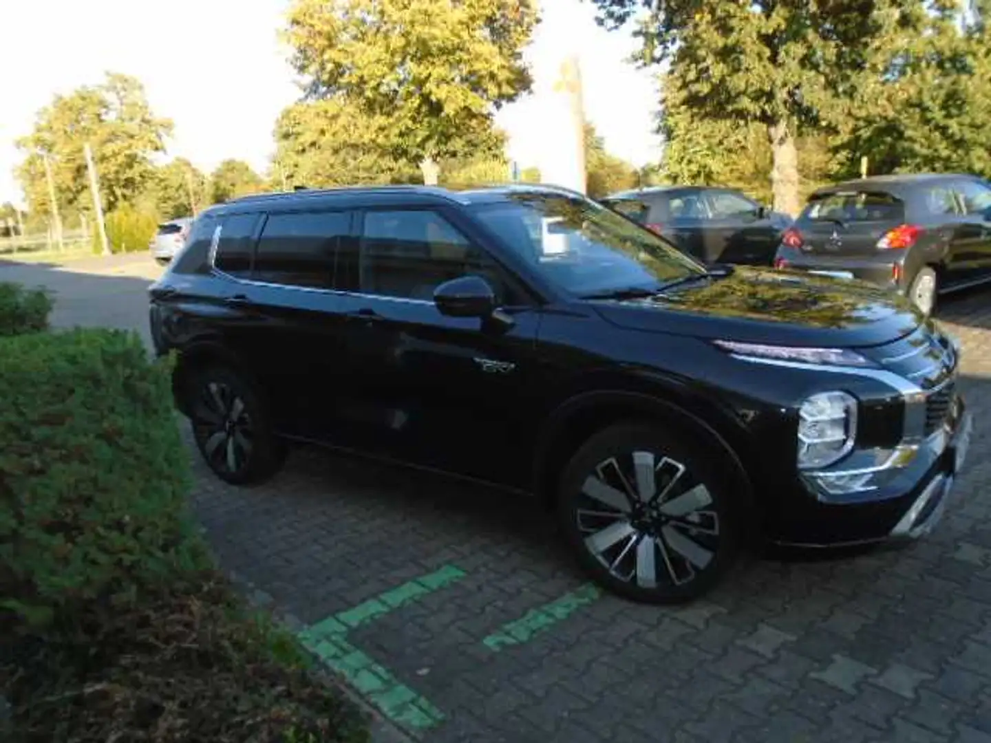 Mitsubishi Outlander 2.4L PHEV TOP Schwarz - 2