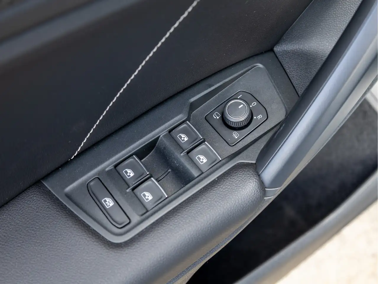 Volkswagen Tiguan 1.4 TSI eHybrid R-Line Business+ *Pano IQ ACC, миниатюра 22