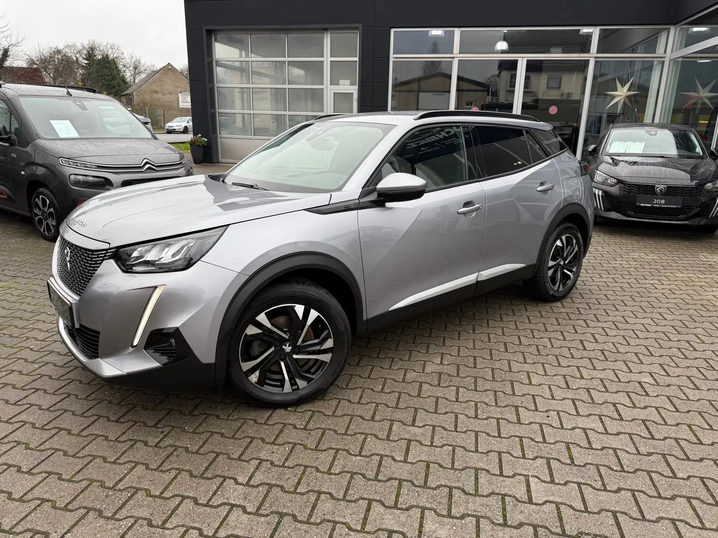 Peugeot 2008 e- Allure Pack 136 Scheinwerfer Eco-LED, Rückfahr Gri - 1