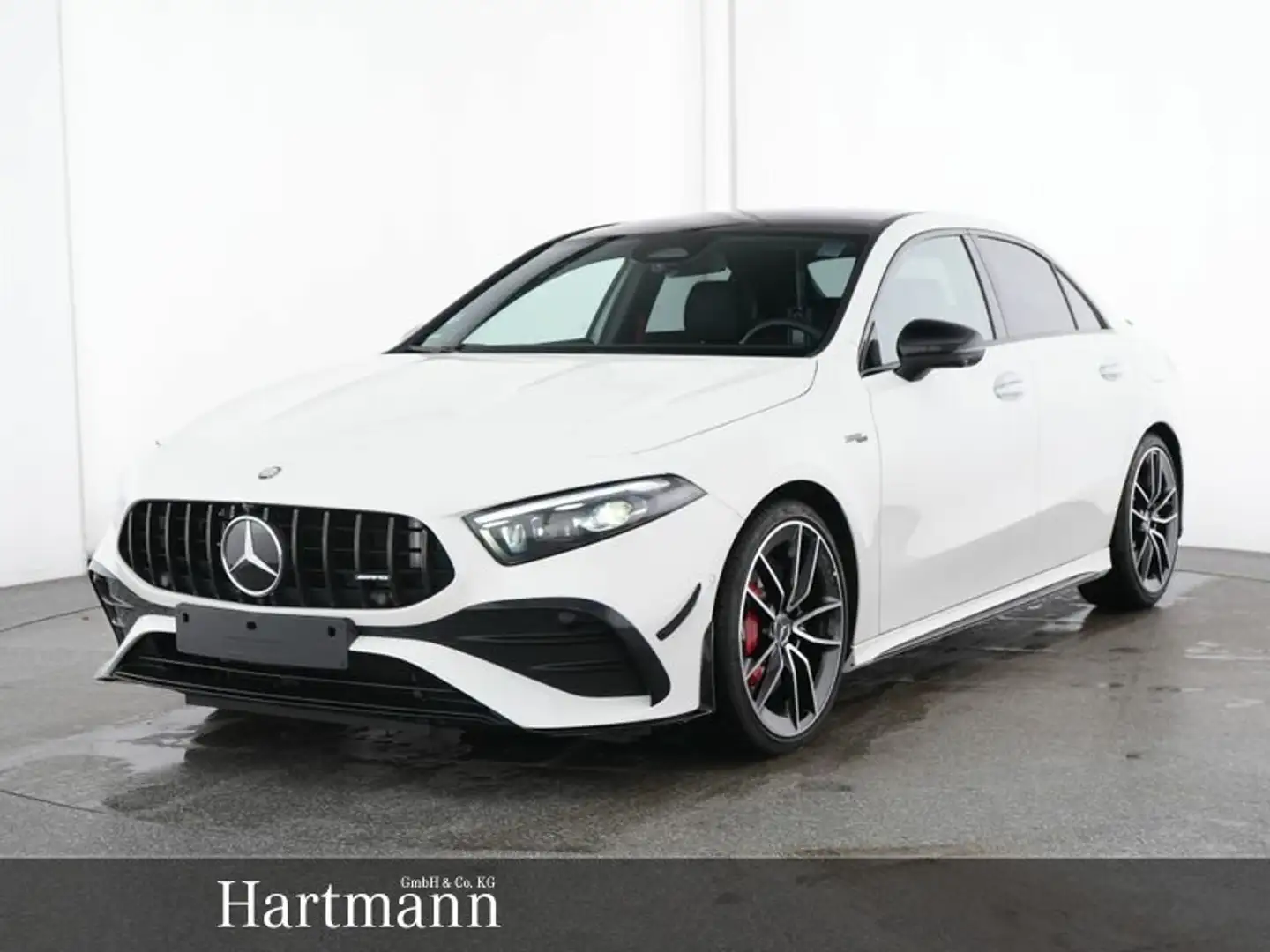 Mercedes-Benz A 35 AMG A 35 4M AMG Limousine Night Aerody Panorama 19" Weiß - 1