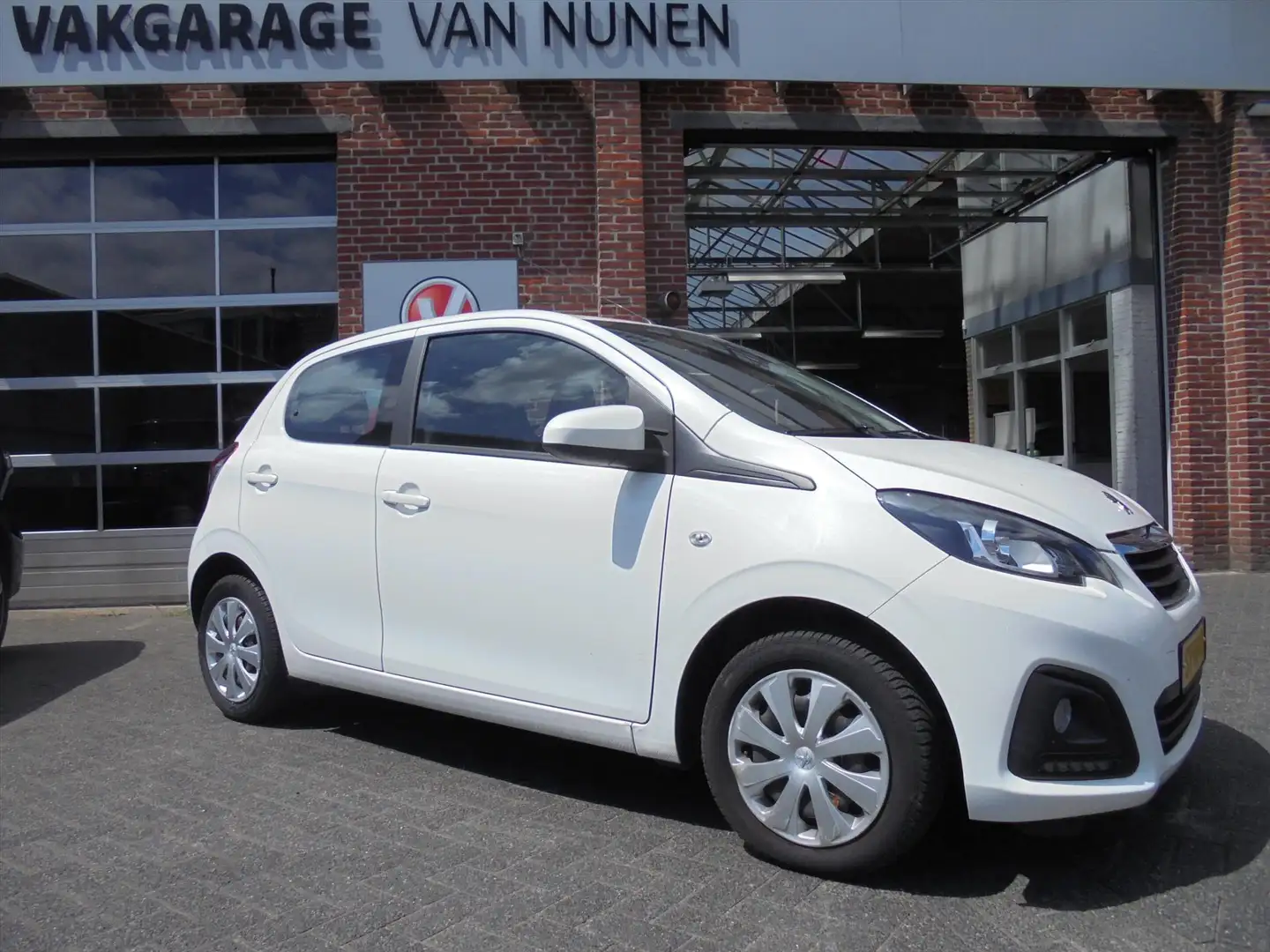 Peugeot 108 1.0 e-VTi 68pk 5D Active||Airco||PDC||Rijklaar|| Wit - 1