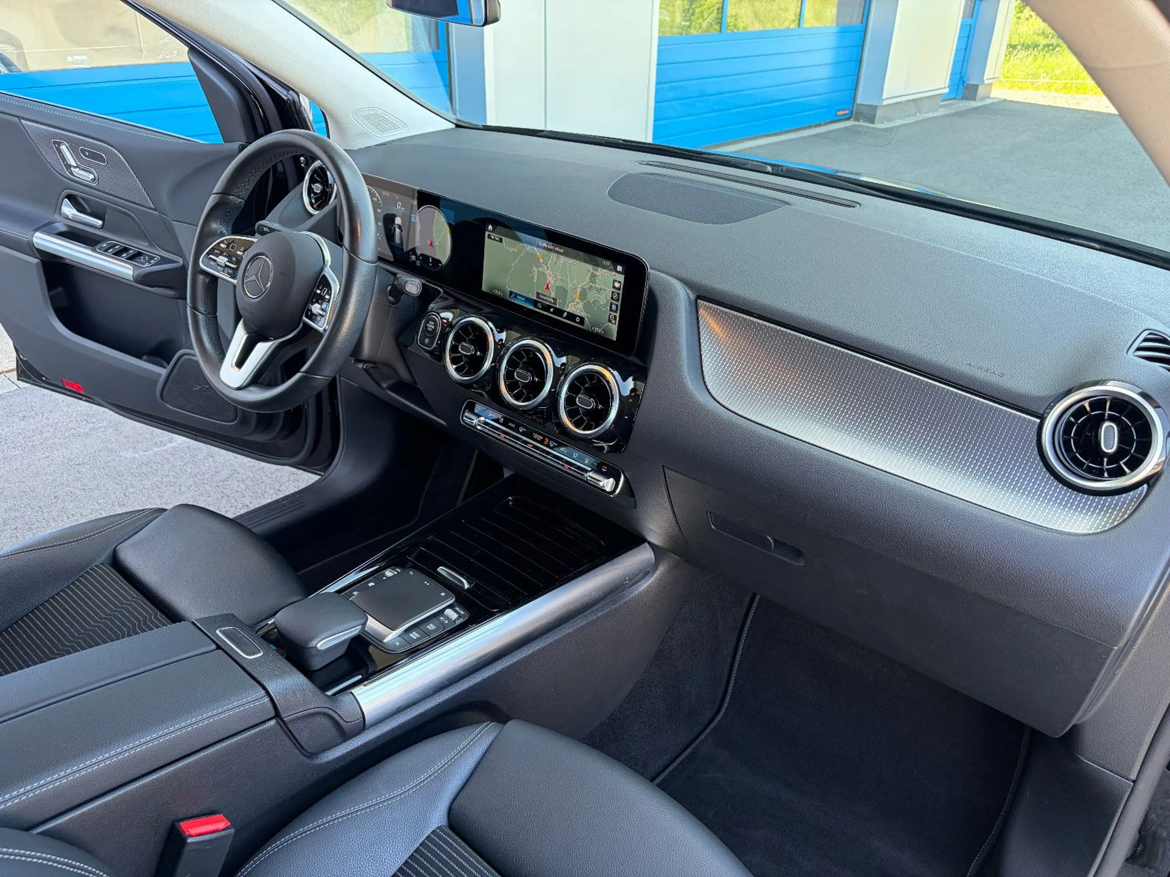 Mercedes-Benz B 180 d Progressive LED NAV KAM AHK STANDHZG — photo 24