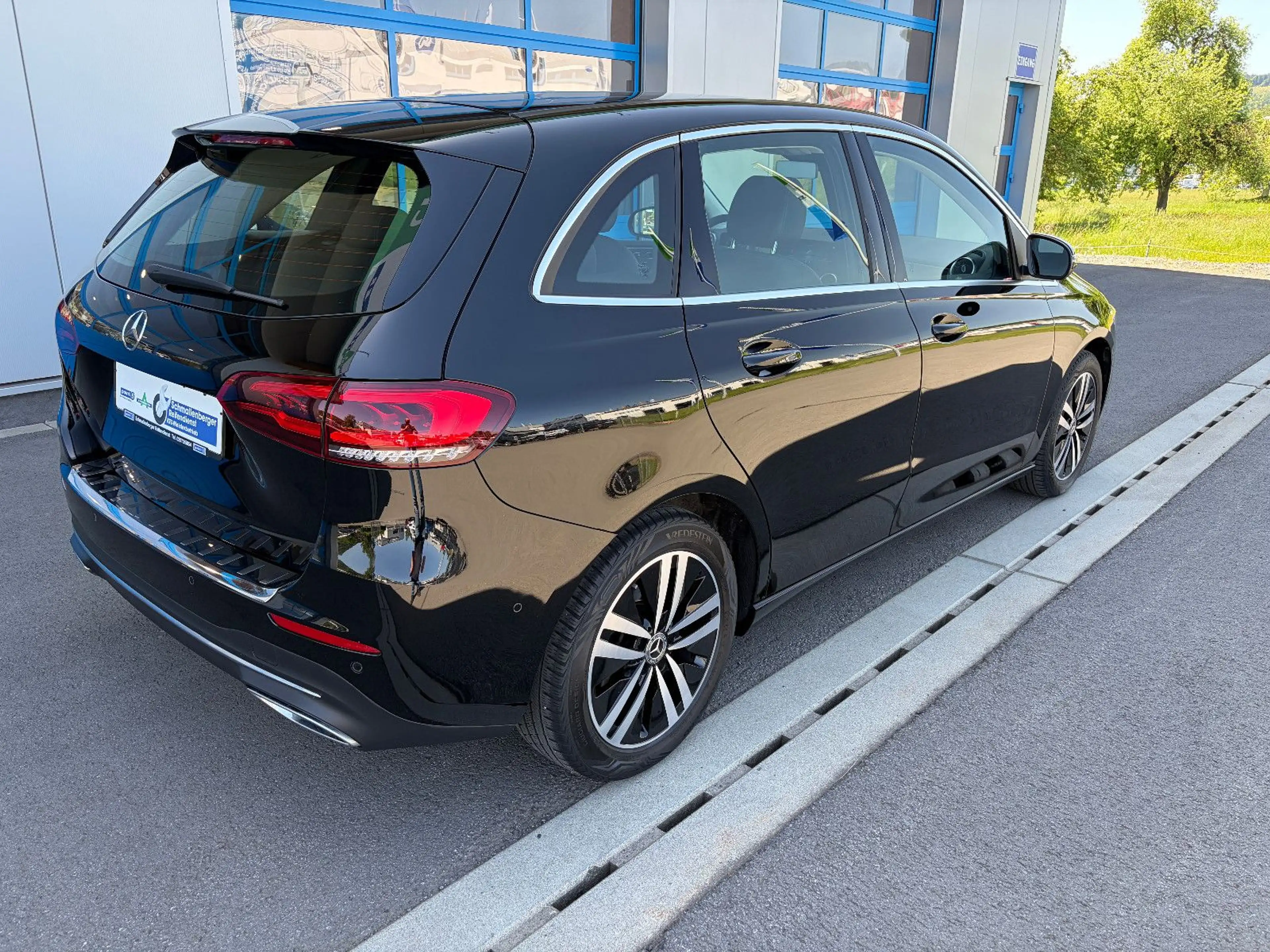 Mercedes-Benz B 180 d Progressive LED NAV KAM AHK STANDHZG — photo 5