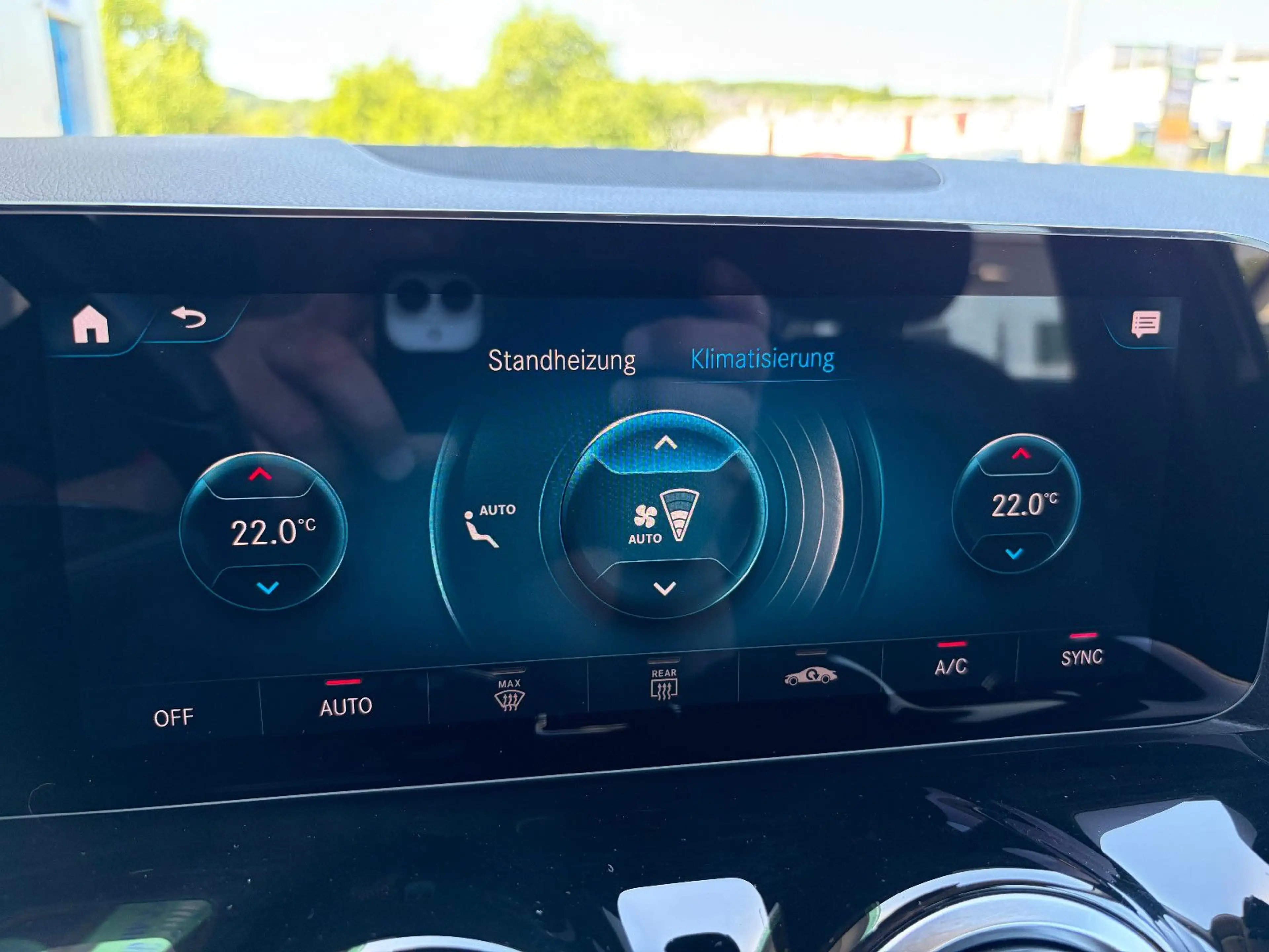 Mercedes-Benz B 180 d Progressive LED NAV KAM AHK STANDHZG — photo 30