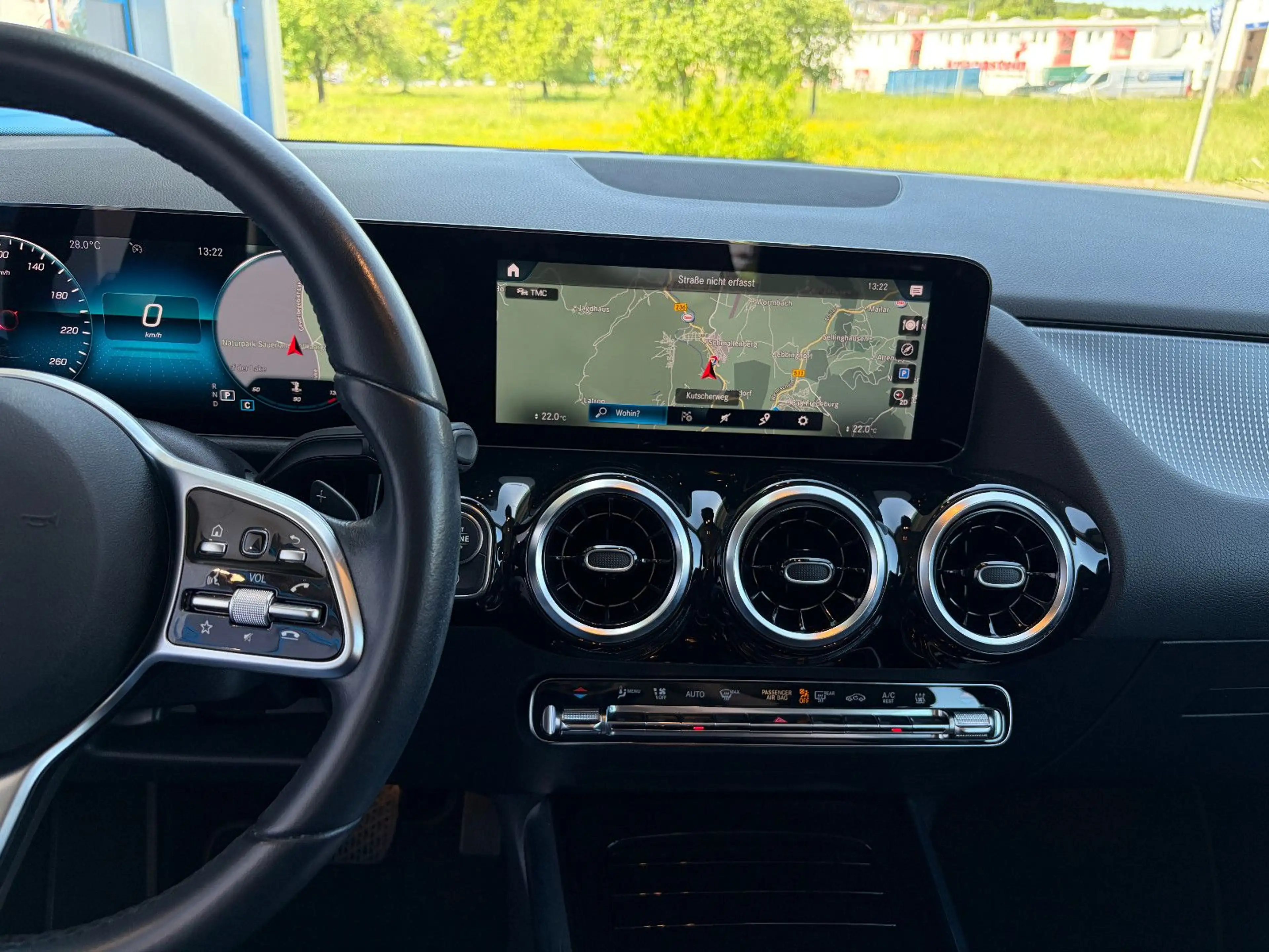 Mercedes-Benz B 180 d Progressive LED NAV KAM AHK STANDHZG — photo 17
