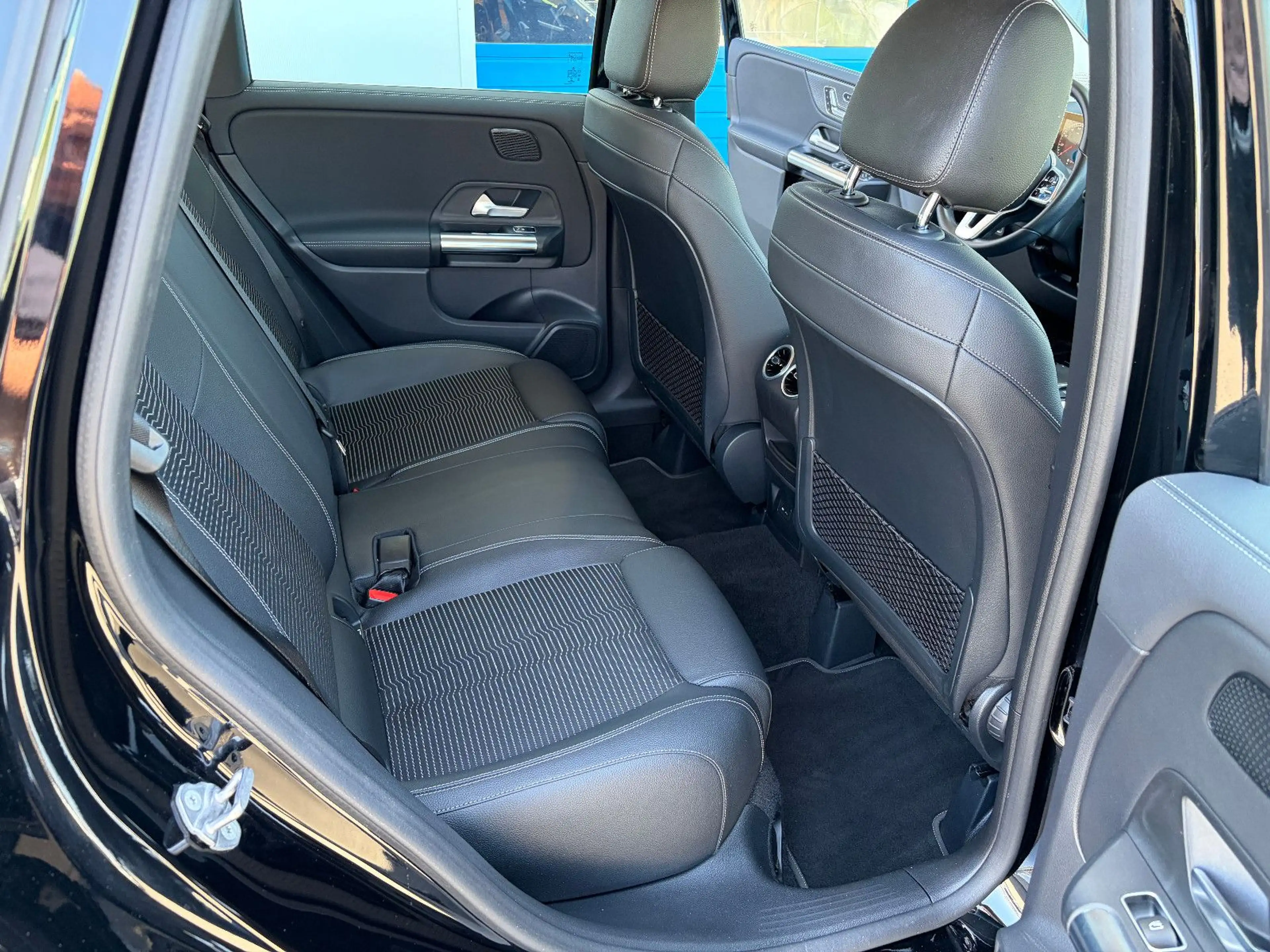 Mercedes-Benz B 180 d Progressive LED NAV KAM AHK STANDHZG — photo 22