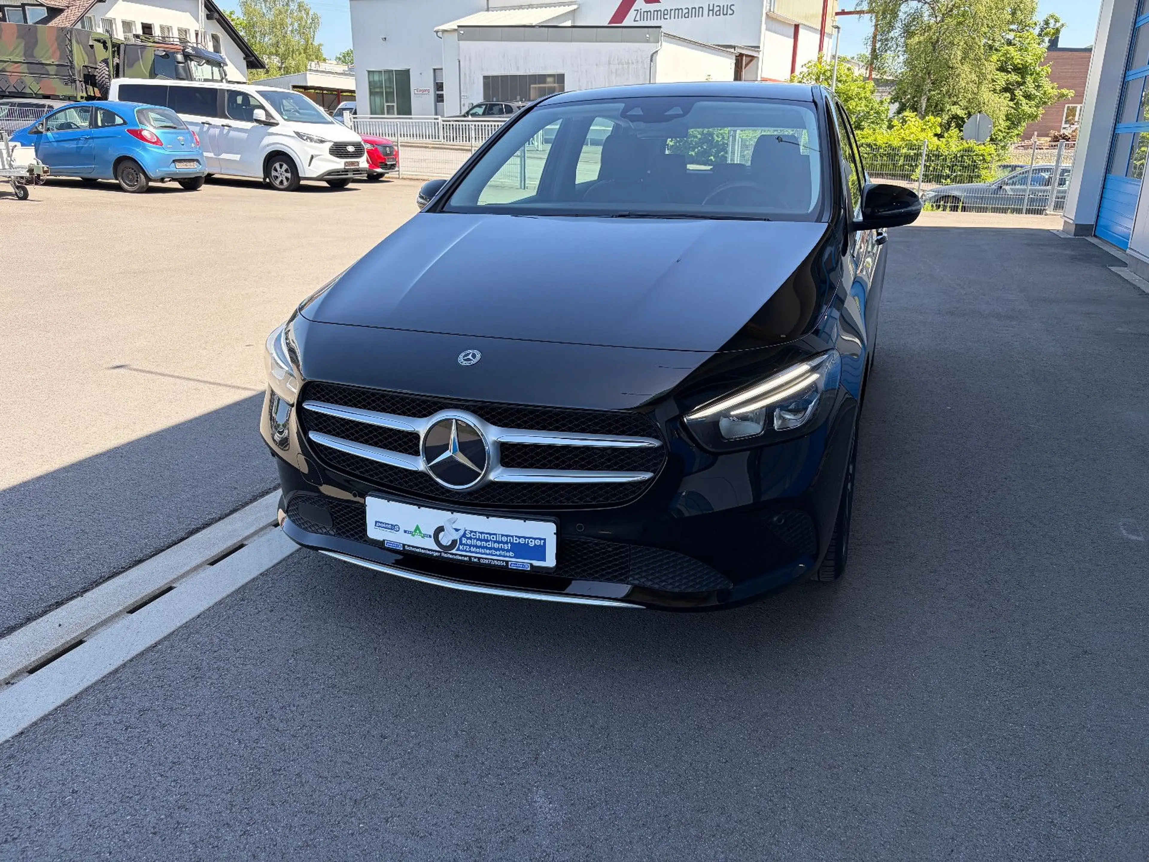 Mercedes-Benz B 180 d Progressive LED NAV KAM AHK STANDHZG — photo 10