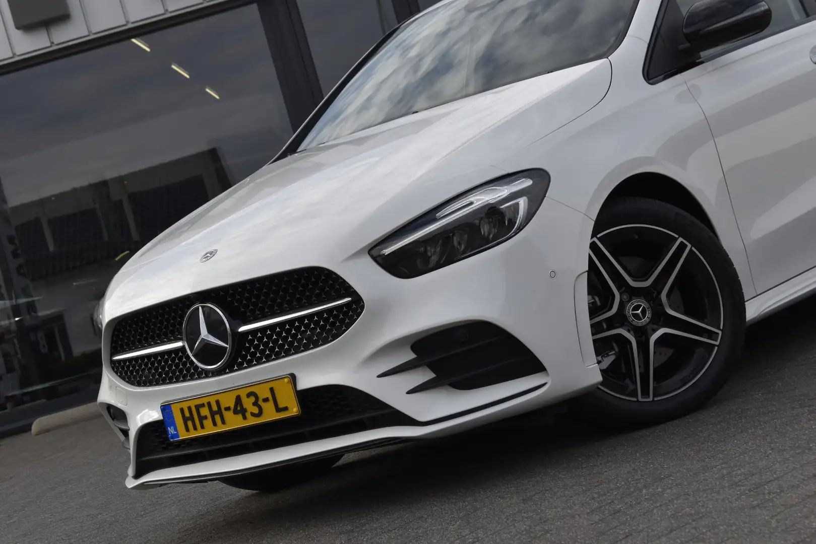 Mercedes-Benz B 250 e AMG Line Facelift BTW Bianco - 2