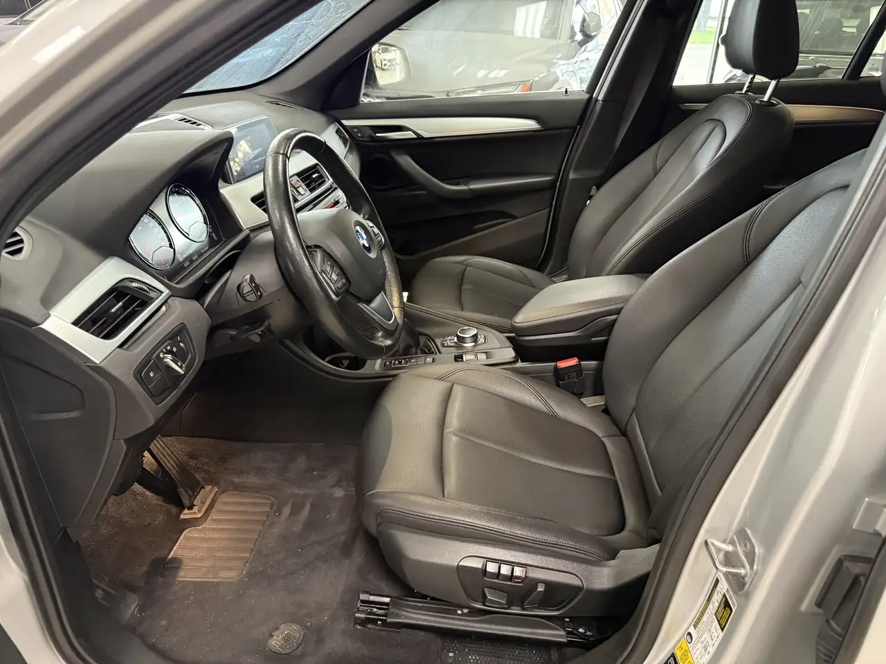 BMW X1 снимка BMW X1