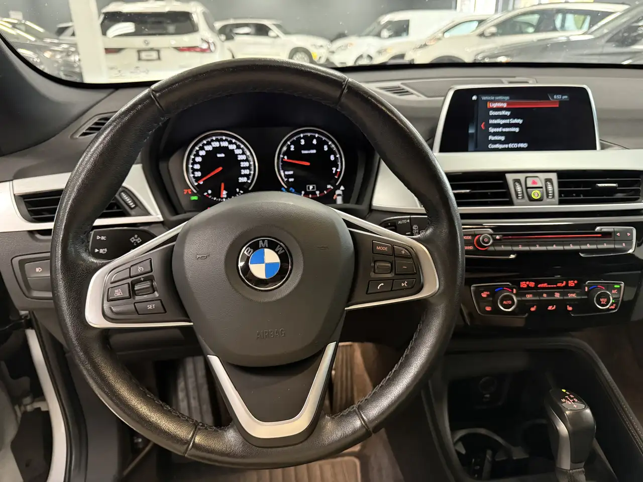 BMW X1 снимка BMW X1