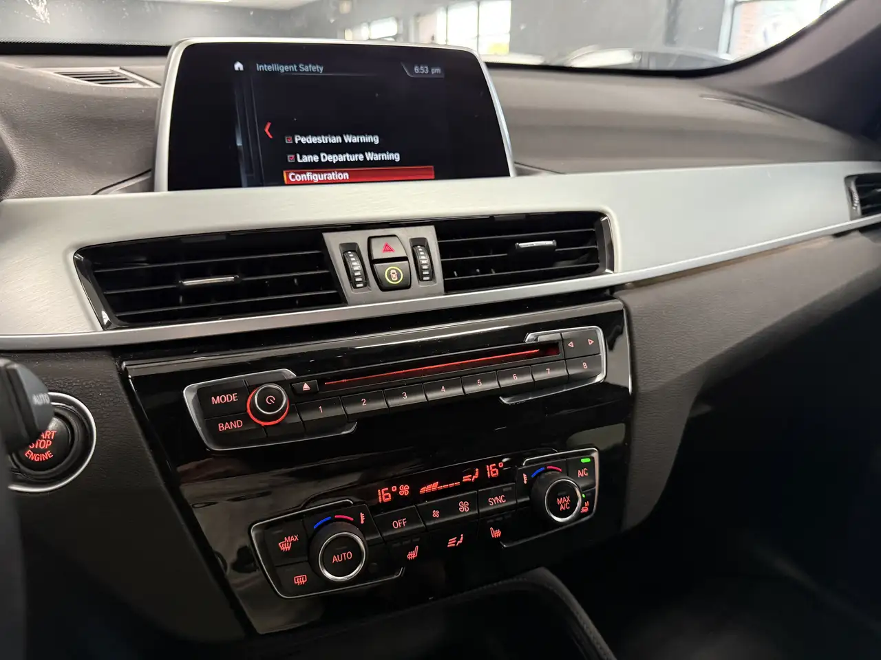 BMW X1 снимка BMW X1