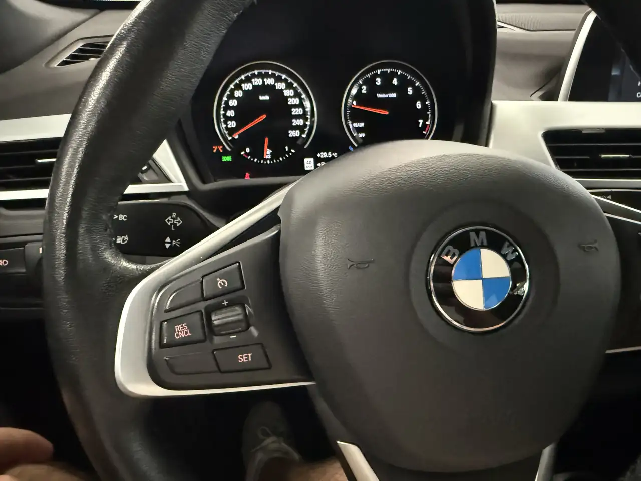 BMW X1 снимка BMW X1