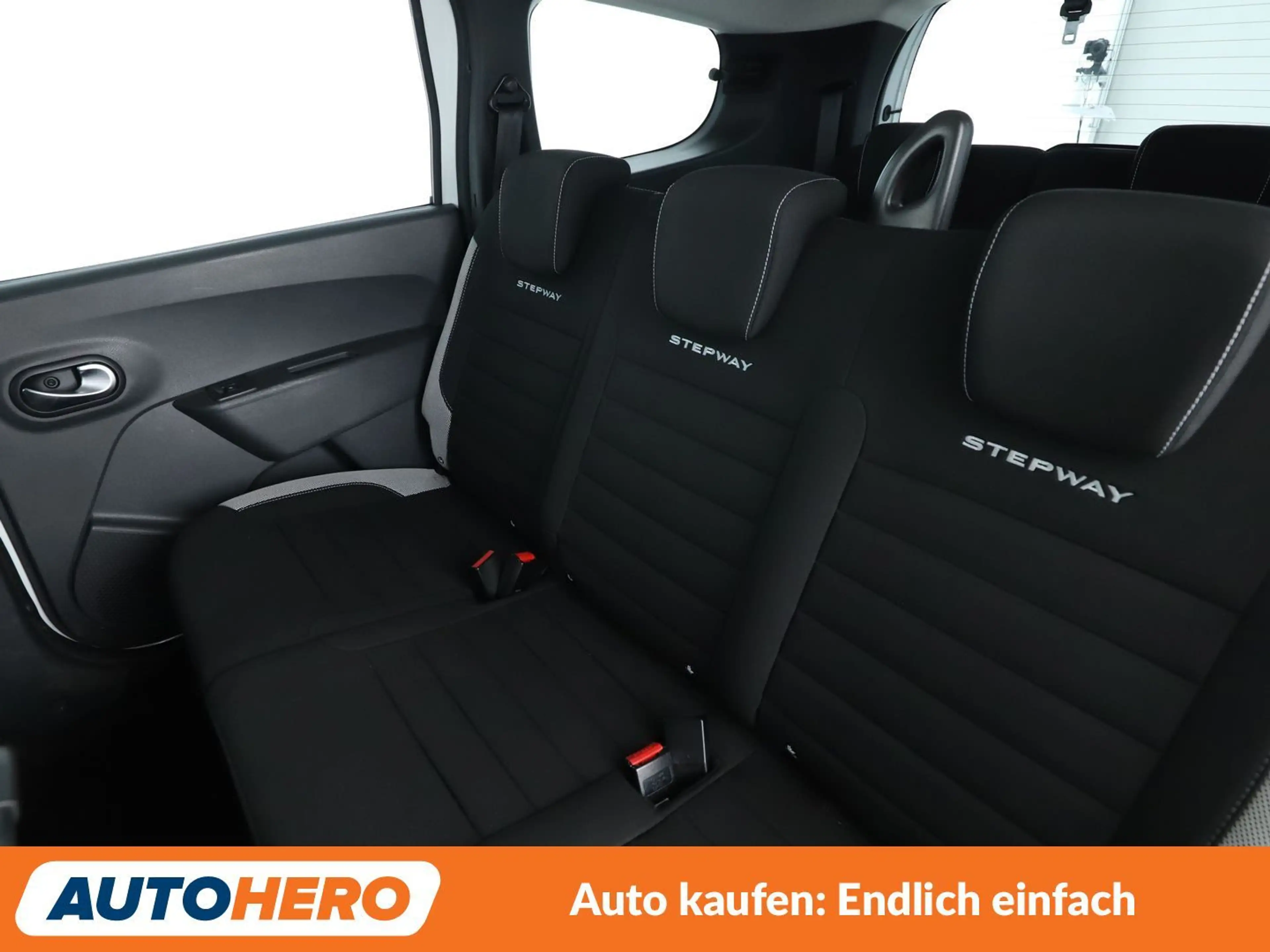 Dacia Lodgy 1.3 TCe Stepway Plus*7-SITZER*NAVI*CAM*PDC*SHZ* — photo 14