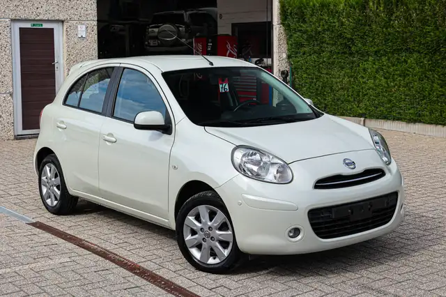 Nissan Micra view 3