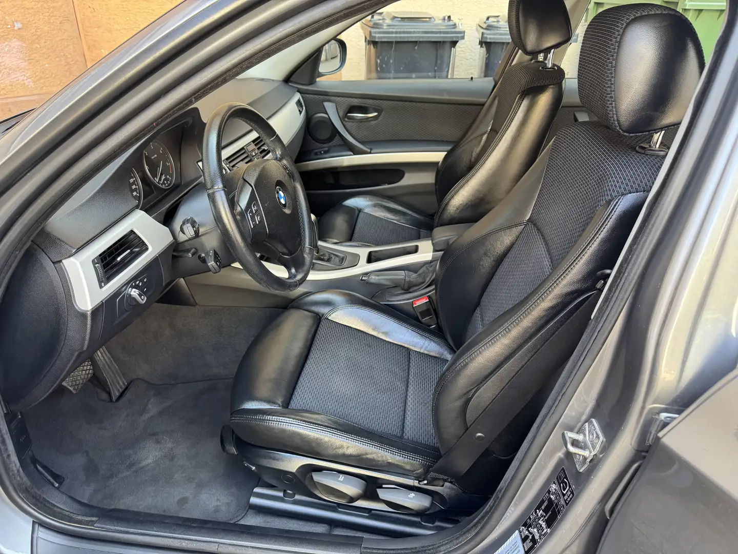 BMW 320 320d DPF Aut. Temp. Klimaaut. 2.Hand E90 Grau - 2
