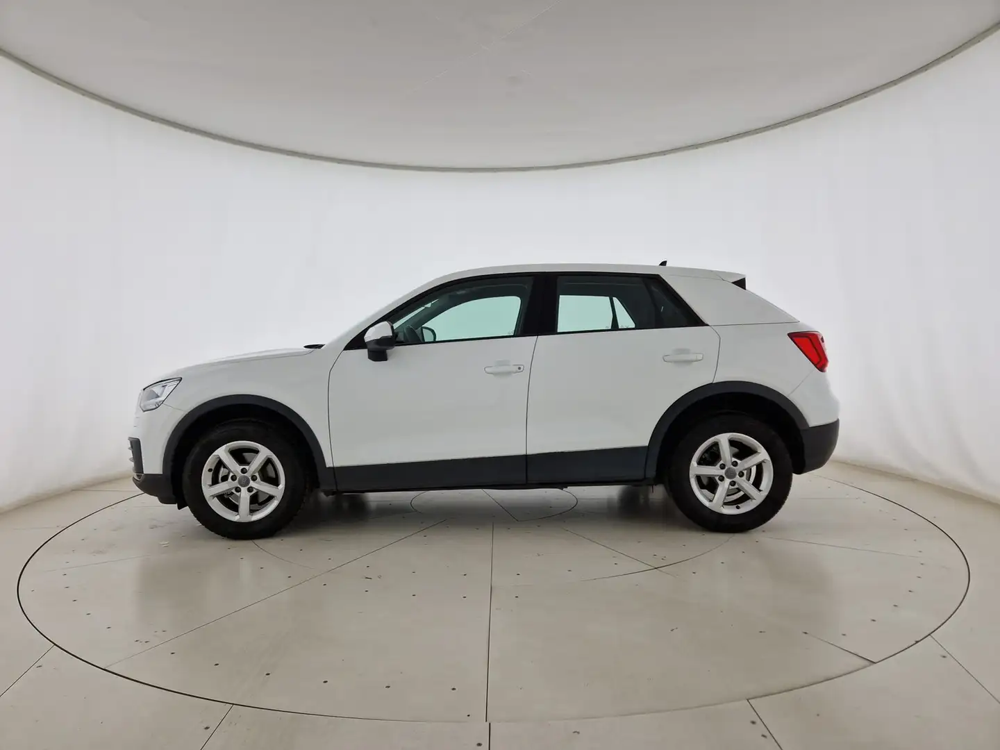 Audi Q2 1.6 tdi business Bianco - 2