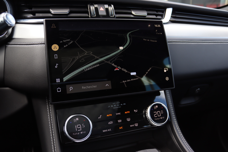 Jaguar F-Pace P250 AWD R-DYNAMIC S TOIT PANO FACELIFT FULL OPTIONS — photo 12