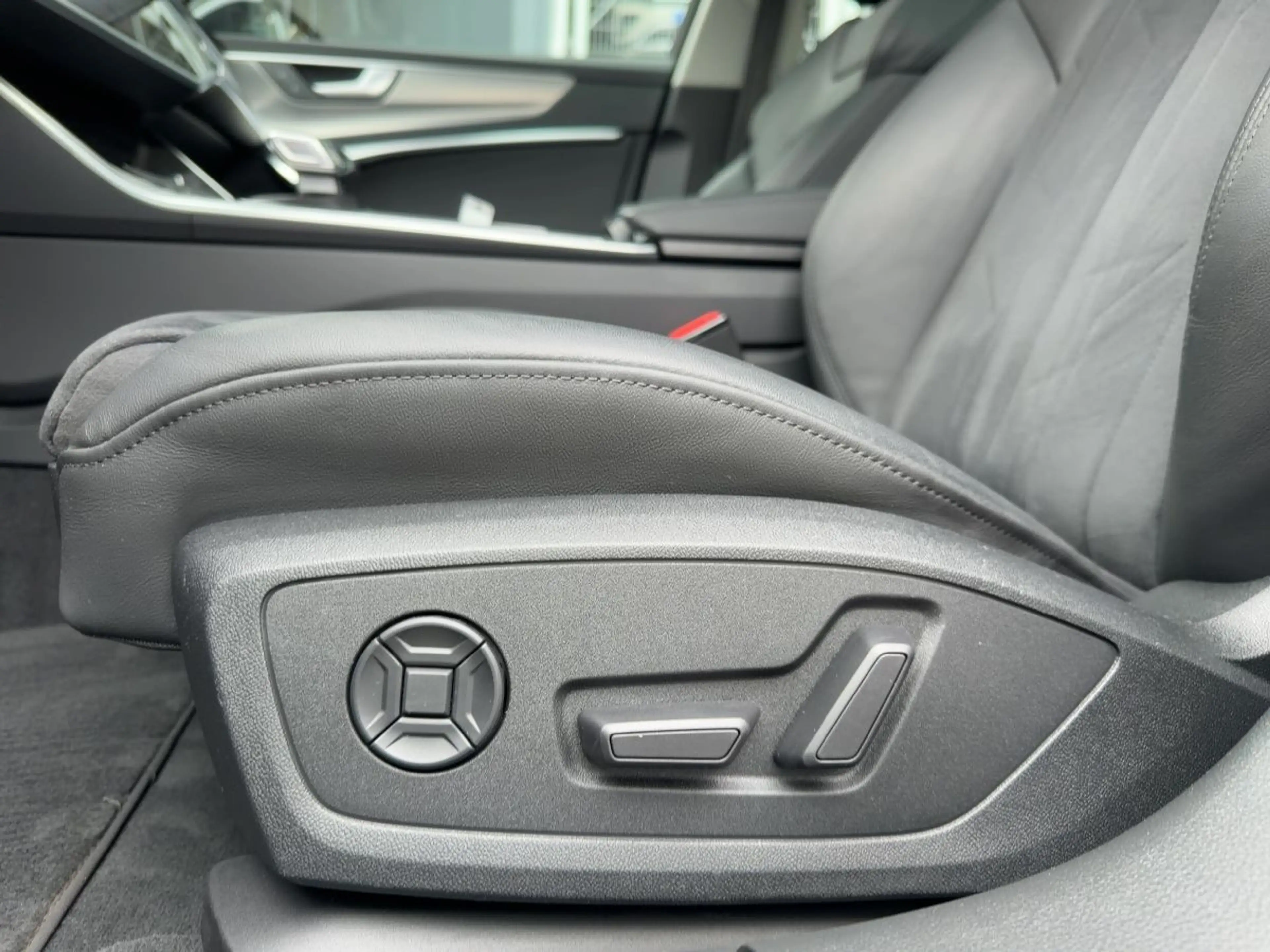 Audi A6 55 TFSI design quattro S tronic Pano So — photo 15