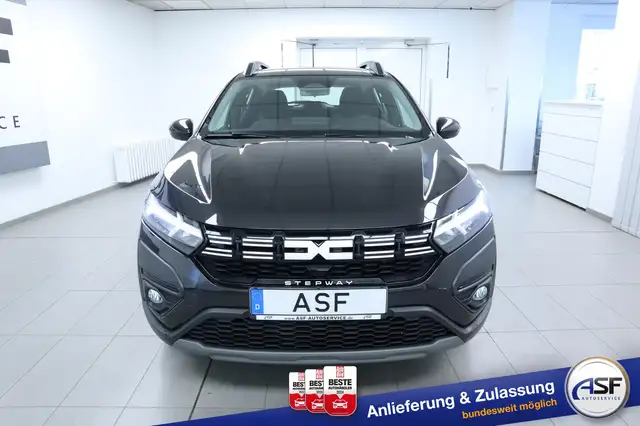 Dacia Sandero Stepway view 3