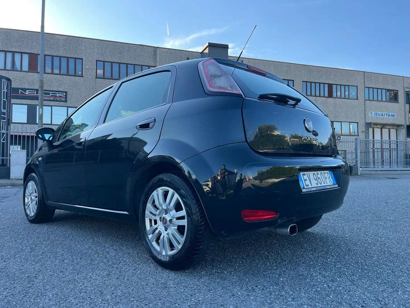 Fiat Punto Punto 5p 1.2 Lounge E6 Bleu - 2