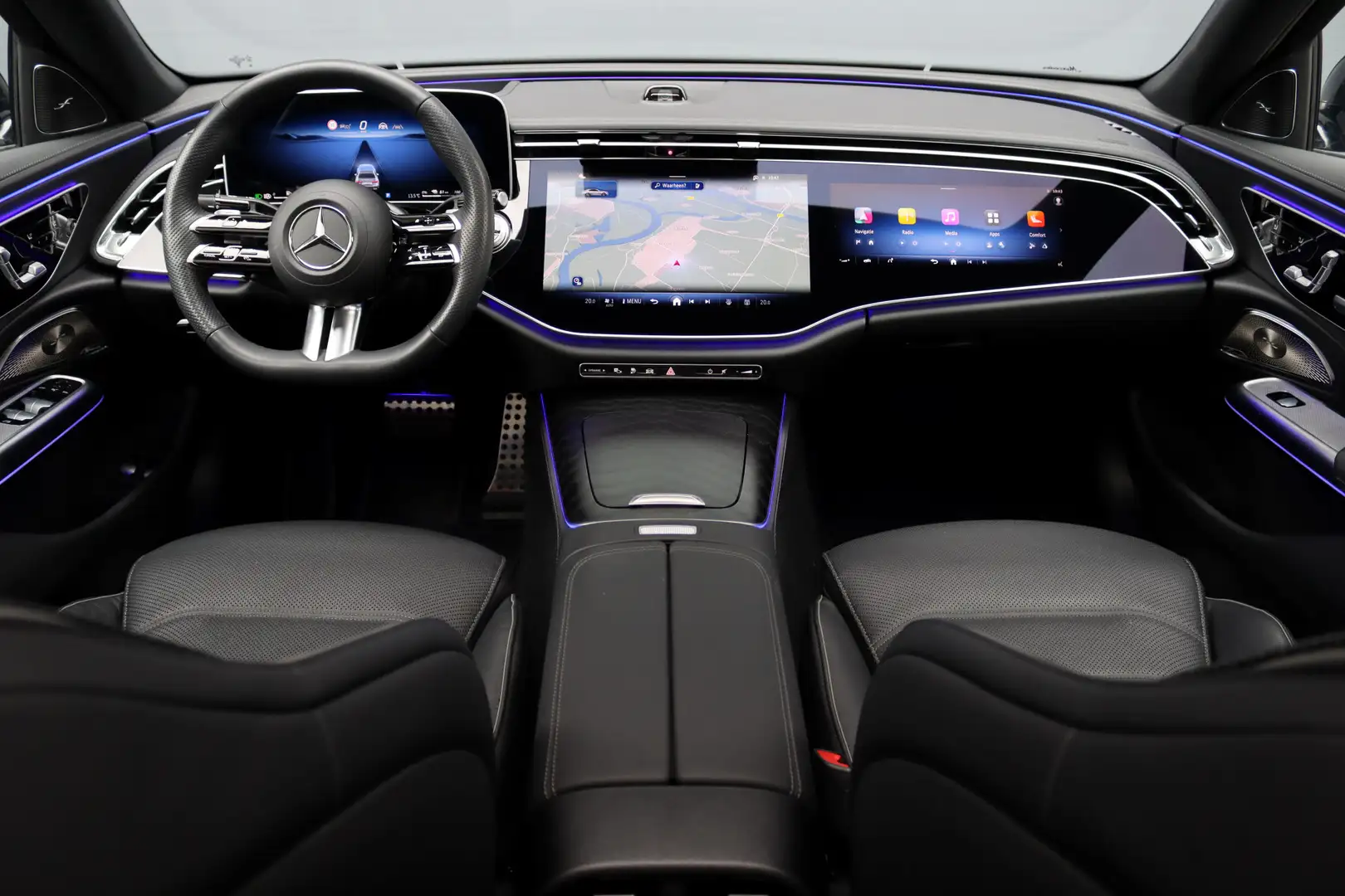 Mercedes-Benz E 300 e AMG Line | Hyperscreen | Airmatic | Achterasbest Marrón - 2