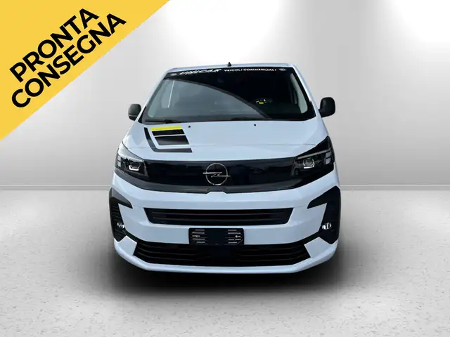 Opel Vivaro view 2