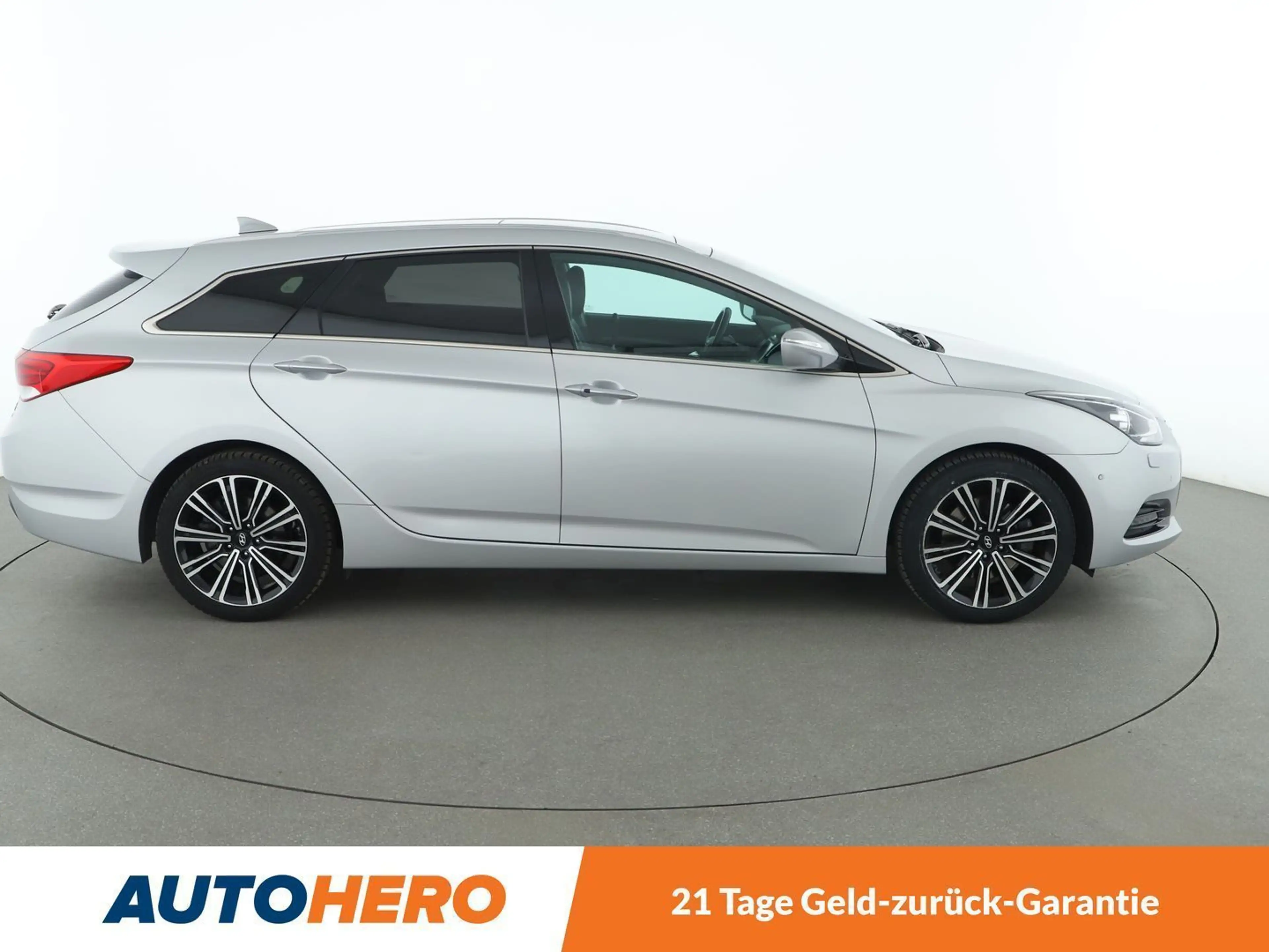 Hyundai i40 1.7 CRDi Premium Blue*NAVI*XENON*TEMPO*CAM*PDC*SHZ — photo 7
