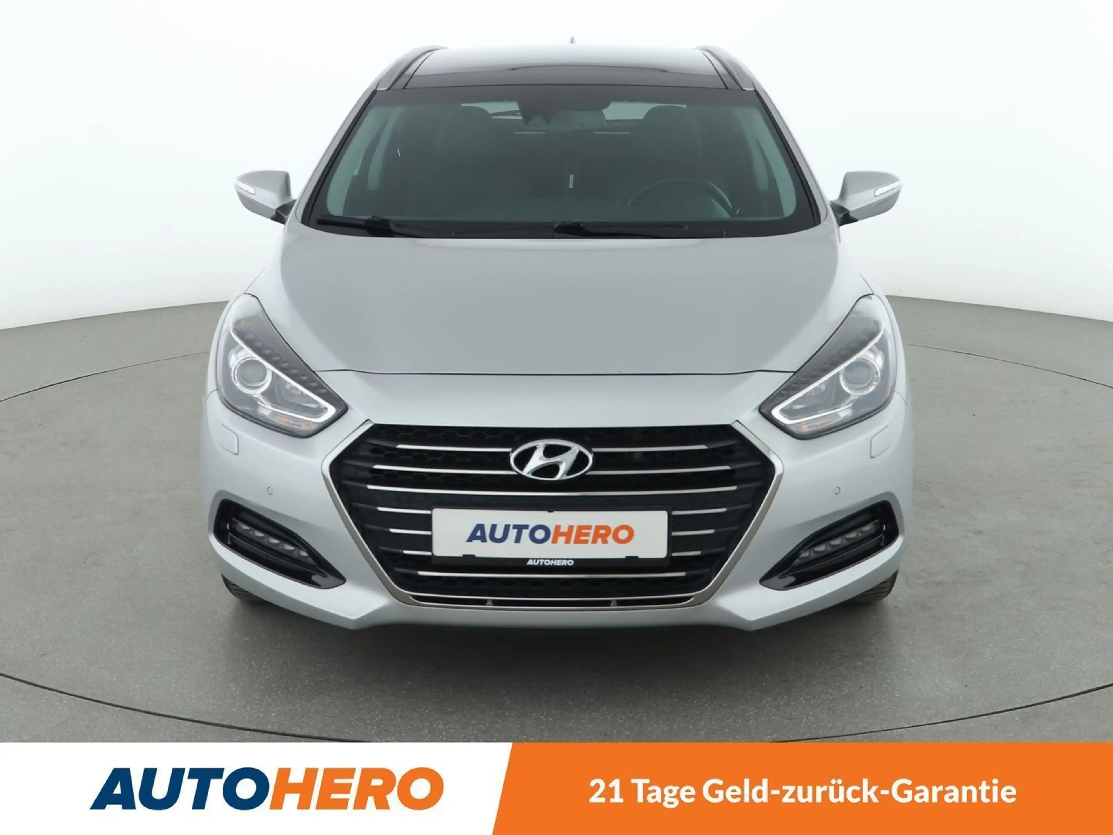 Hyundai i40 1.7 CRDi Premium Blue*NAVI*XENON*TEMPO*CAM*PDC*SHZ — photo 9