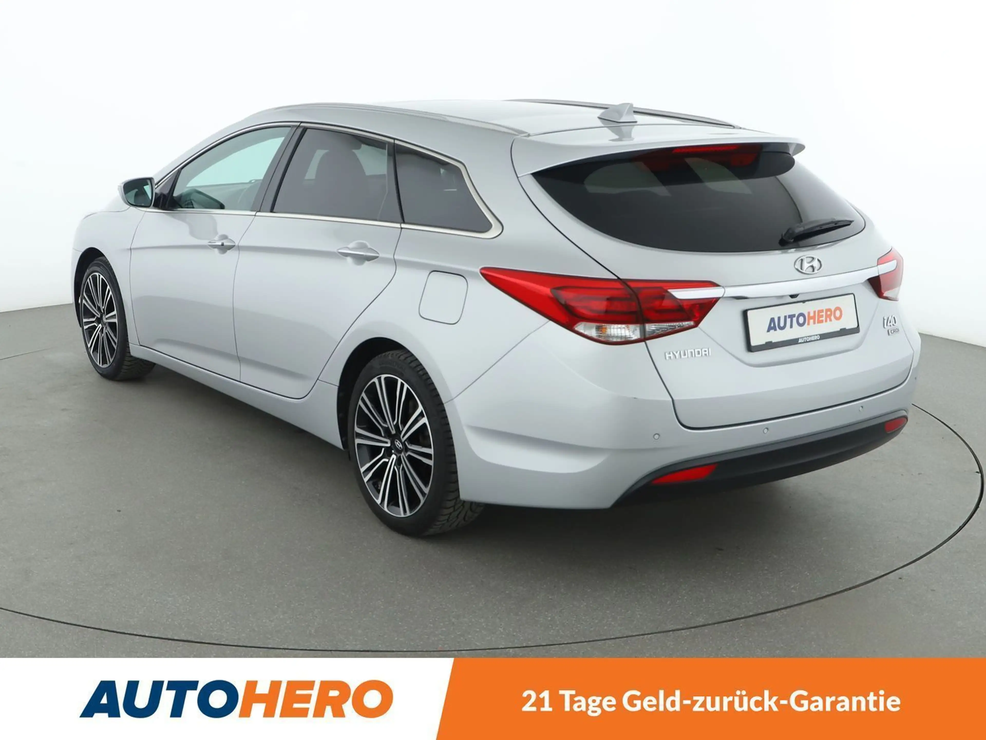 Hyundai i40 1.7 CRDi Premium Blue*NAVI*XENON*TEMPO*CAM*PDC*SHZ — photo 4