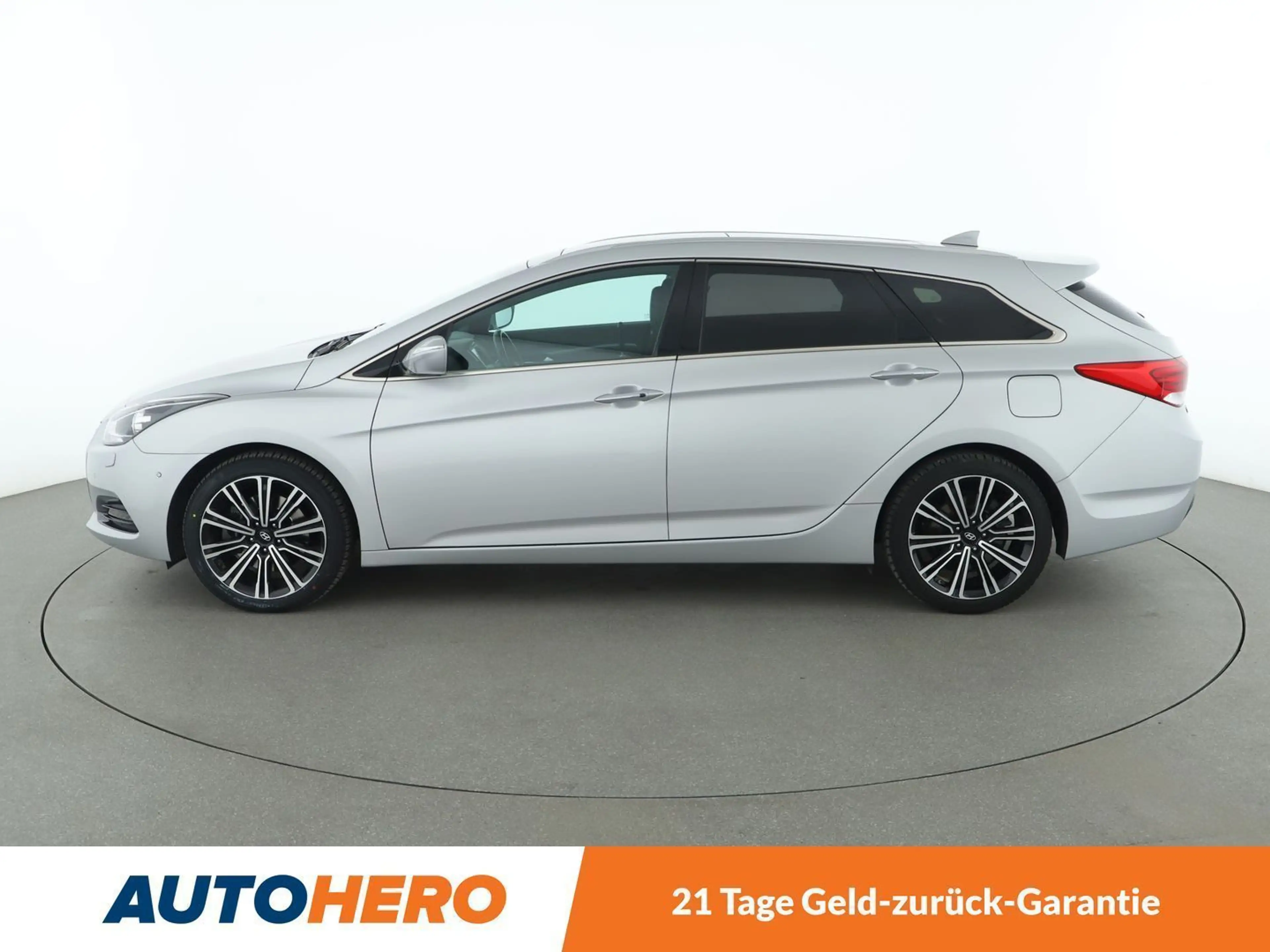 Hyundai i40 1.7 CRDi Premium Blue*NAVI*XENON*TEMPO*CAM*PDC*SHZ — photo 3
