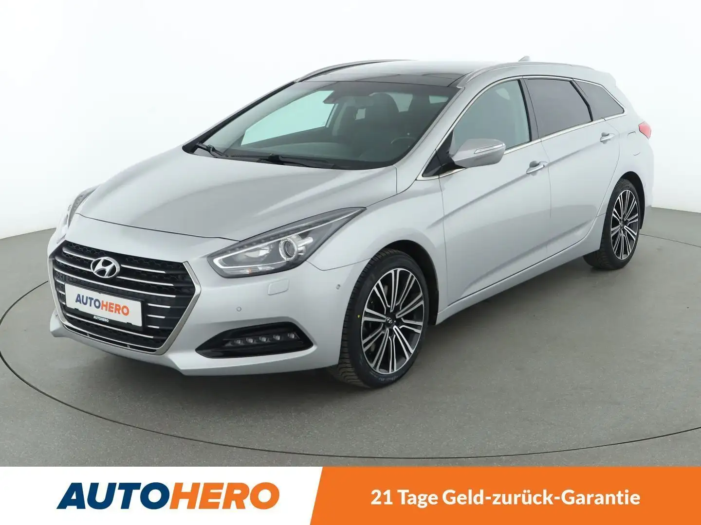 Hyundai i40 1.7 CRDi Premium Blue*NAVI*XENON*TEMPO*CAM*PDC*SHZ Silber - 1