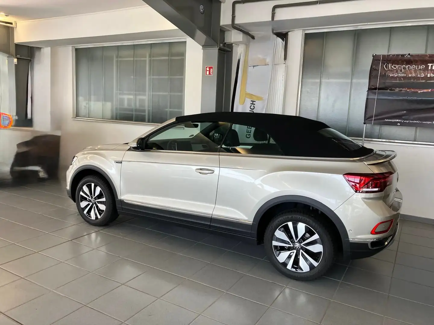 Volkswagen T-Roc T-Roc Cabriolet 1.5 TSI OPF Move Beige - 2
